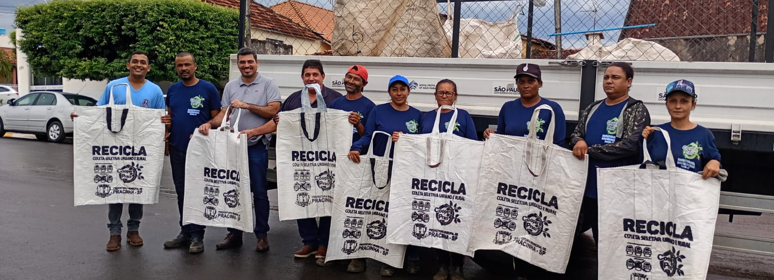 PREFEITURA DE PRACINHA FORTALECE A COOPER-PRACI COM A DISTRIBUIÇÃO DE SACOLAS ECOLÓGICAS