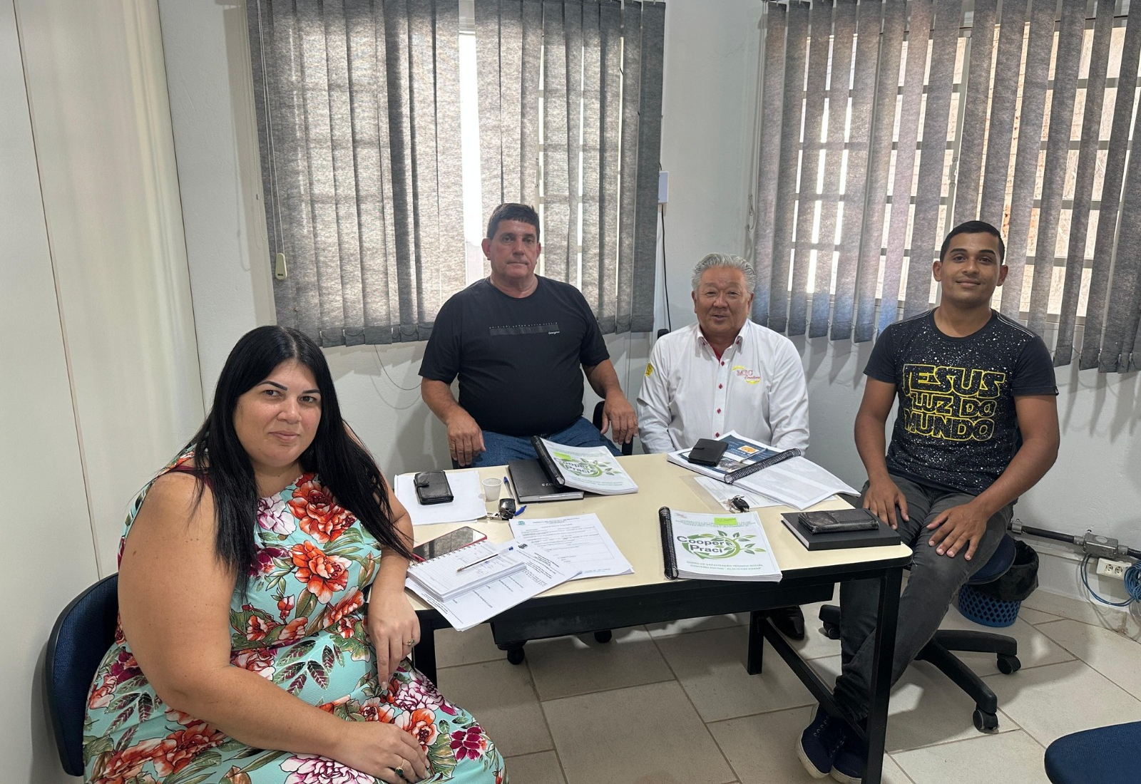 PREFEITURA RECEBE RELATÓRIO FINAL DO CURSO DE CAPACITAÇÃO DOS COOPERADOS DA COOPER-PRACI 